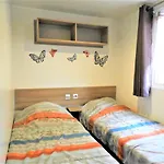 Feriehus Mobile - Sleeps 6 - Parking - Family Pools *