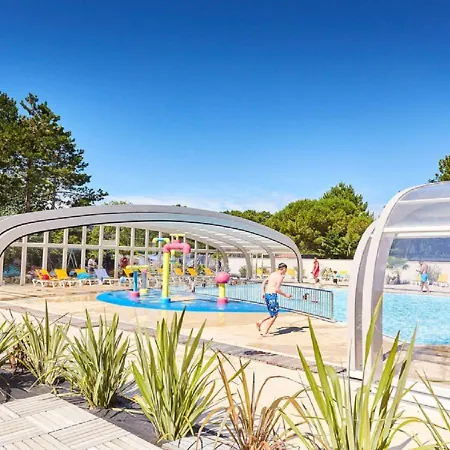 Mobile - Sleeps 6 - Parking - Family Pools Feriehus Saint-Jean-de-Monts