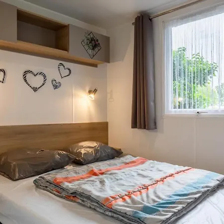 Feriehus Mobile - Sleeps 6 - Parking - Family Pools