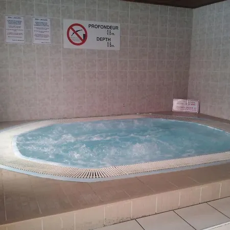 Mobile - Sleeps 6 - Parking - Family Pools Holiday home *