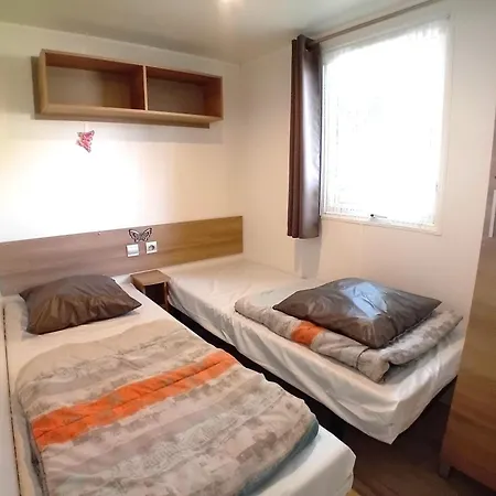 Mobile - Sleeps 6 - Parking - Family Pools Holiday home Saint-Jean-de-Monts